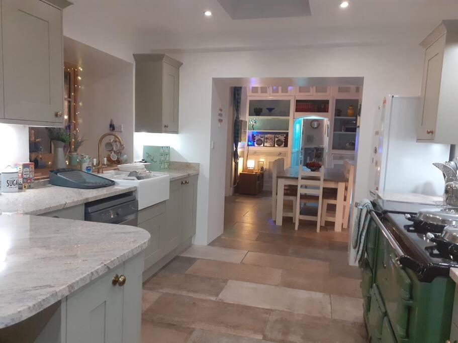 Big Fireplace Aga Hot Tub Wet Room Barn Garage Λανέλι Εξωτερικό φωτογραφία