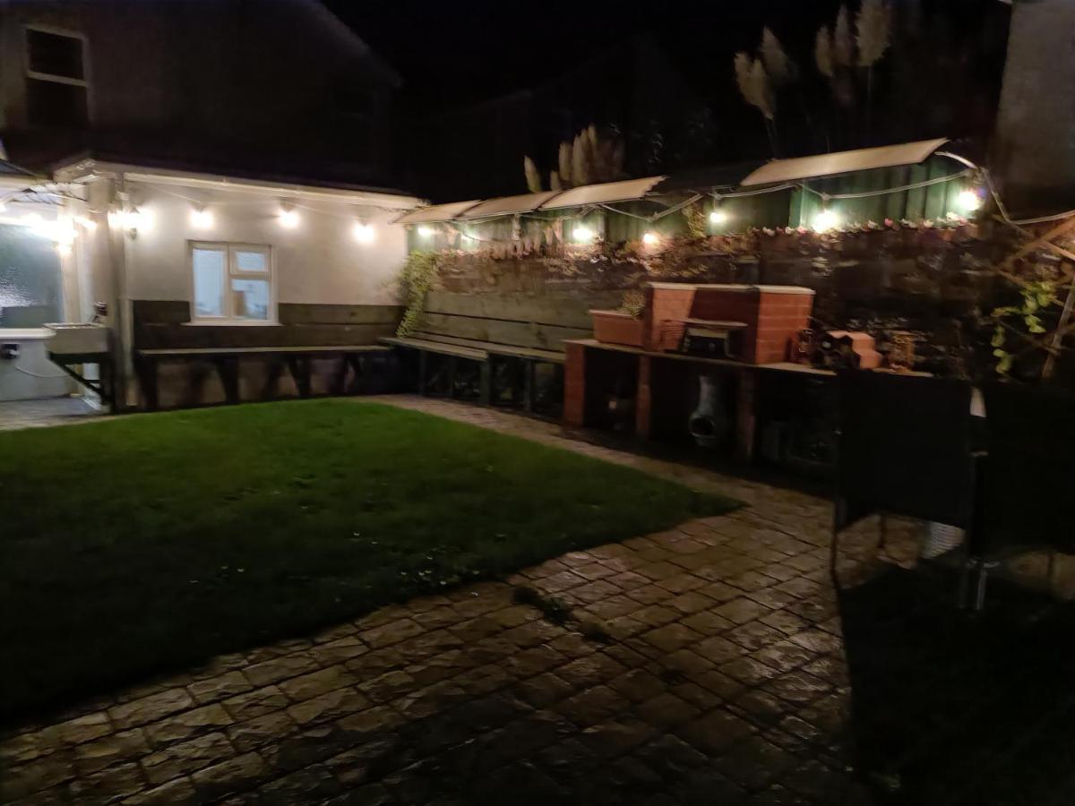 Big Fireplace Aga Hot Tub Wet Room Barn Garage Λανέλι Εξωτερικό φωτογραφία